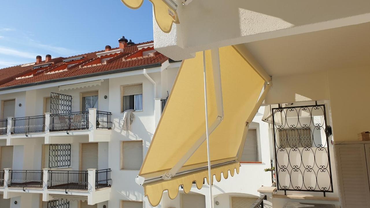 Condominio Ariazzurra S. Bart. San Bartolomeo Al Mare Exteriér fotografie